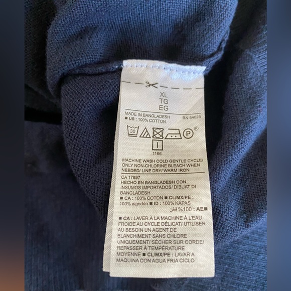 OLD NAVY Men’s Longsleeve V-Neck Knit Shirt - Picture 4 of 5